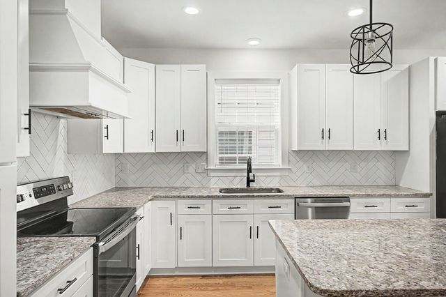 1518B Dugger Dr, Nashville, TN 37206