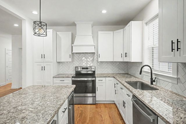 1518B Dugger Dr, Nashville, TN 37206