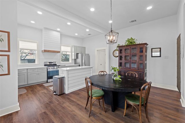 1120 Vance ST, Taylor, TX 76574