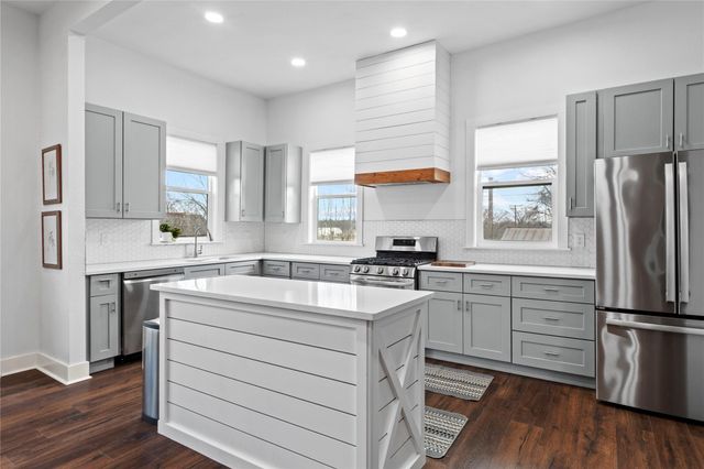 1120 Vance ST, Taylor, TX 76574