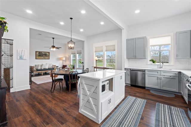 1120 Vance ST, Taylor, TX 76574