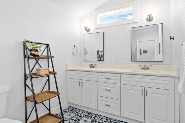 1120 Vance ST, Taylor, TX 76574