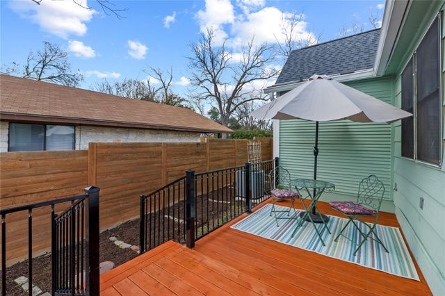 1120 Vance ST, Taylor, TX 76574