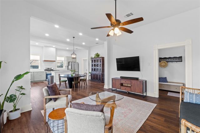 1120 Vance ST, Taylor, TX 76574