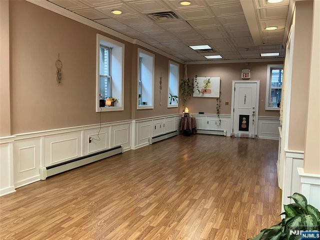 328 Broad Avenue, Leonia, NJ 07605