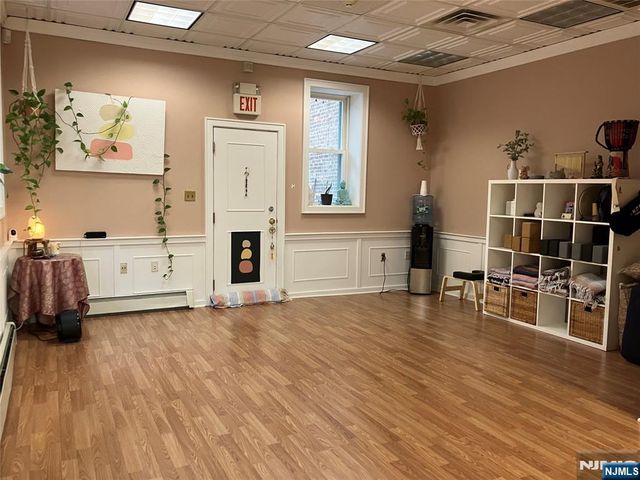 328 Broad Avenue, Leonia, NJ 07605