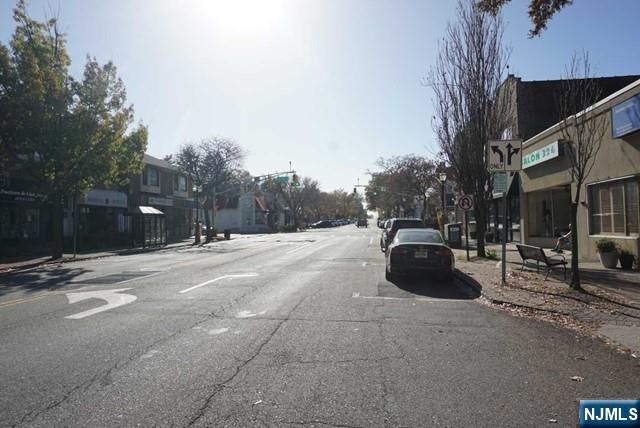 328 Broad Avenue, Leonia, NJ 07605