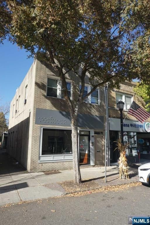 328 Broad Avenue, Leonia, NJ 07605