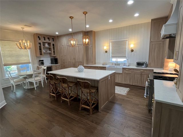 3820 W SAN LUIS STREET, Tampa, FL 33629