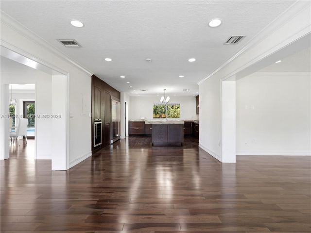 8500 SW 70th St, Miami, FL 33143