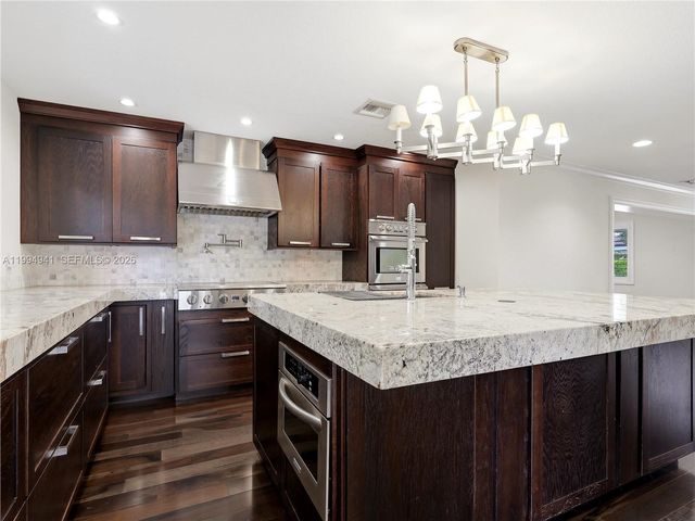 8500 SW 70th St, Miami, FL 33143