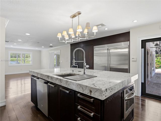 8500 SW 70th St, Miami, FL 33143