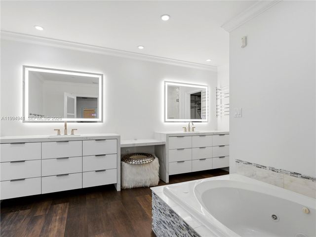 8500 SW 70th St, Miami, FL 33143