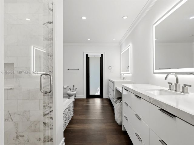 8500 SW 70th St, Miami, FL 33143