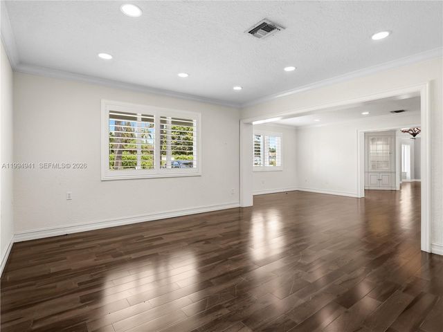 8500 SW 70th St, Miami, FL 33143