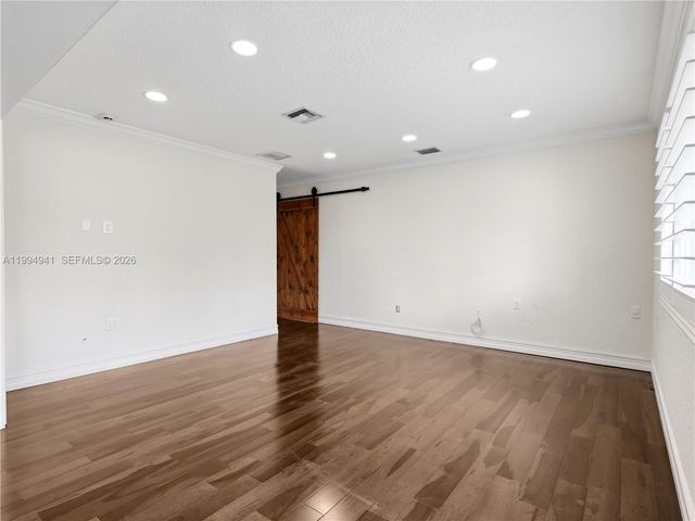 8500 SW 70th St, Miami, FL 33143