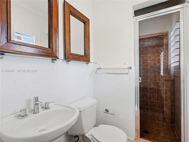 8500 SW 70th St, Miami, FL 33143