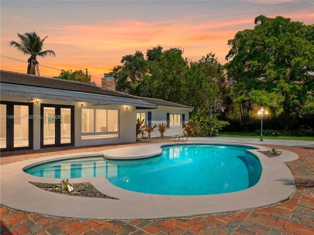 8500 SW 70th St, Miami, FL 33143