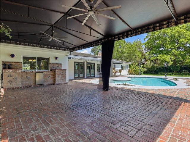 8500 SW 70th St, Miami, FL 33143