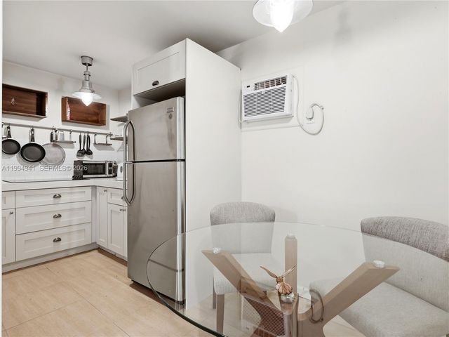 8500 SW 70th St, Miami, FL 33143