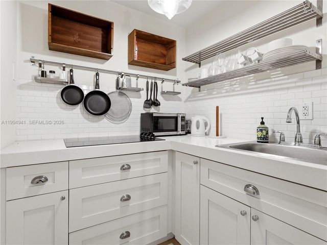 8500 SW 70th St, Miami, FL 33143