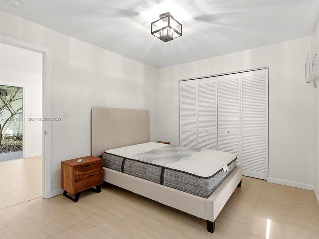 8500 SW 70th St, Miami, FL 33143