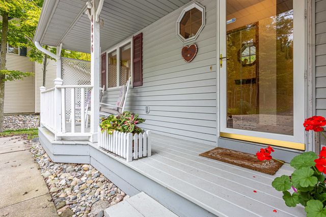 4636 W Salisbury Drive, Gladwin, MI 48624