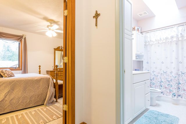 4636 W Salisbury Drive, Gladwin, MI 48624