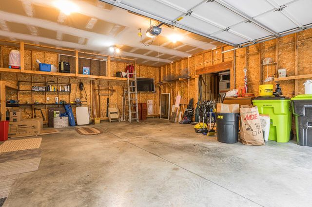 4636 W Salisbury Drive, Gladwin, MI 48624