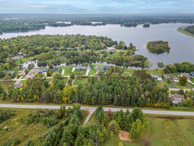 4636 W Salisbury Drive, Gladwin, MI 48624