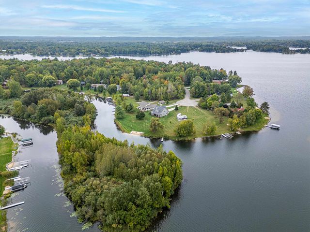 4636 W Salisbury Drive, Gladwin, MI 48624