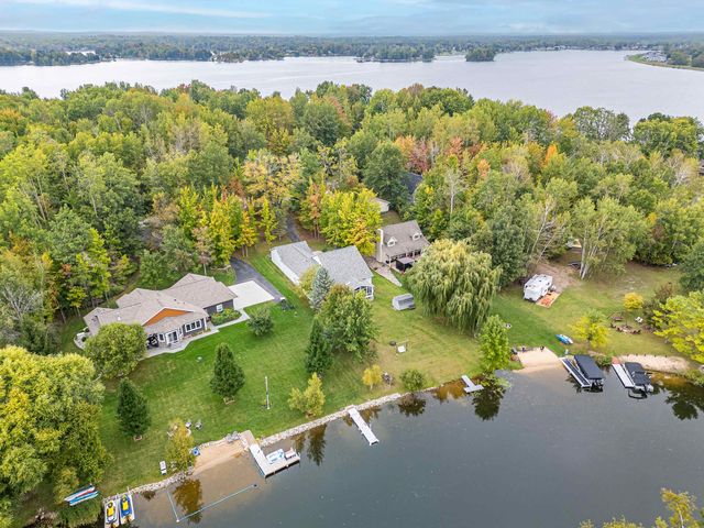 4636 W Salisbury Drive, Gladwin, MI 48624