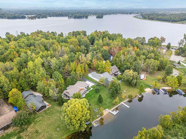 4636 W Salisbury Drive, Gladwin, MI 48624