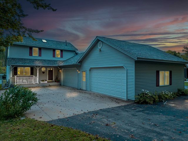 4636 W Salisbury Drive, Gladwin, MI 48624