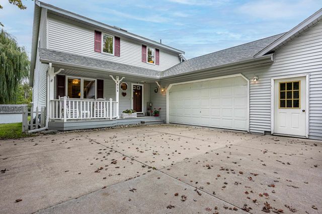 4636 W Salisbury Drive, Gladwin, MI 48624