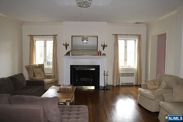 1014 Arcadian Way, Fort Lee, NJ 07024
