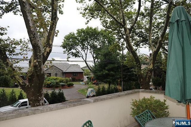 1014 Arcadian Way, Fort Lee, NJ 07024
