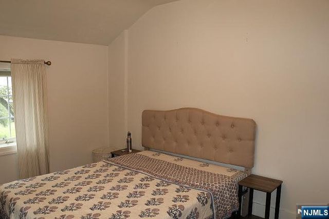 1014 Arcadian Way, Fort Lee, NJ 07024