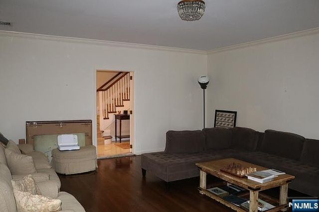 1014 Arcadian Way, Fort Lee, NJ 07024
