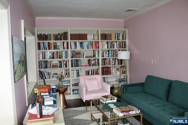 1014 Arcadian Way, Fort Lee, NJ 07024