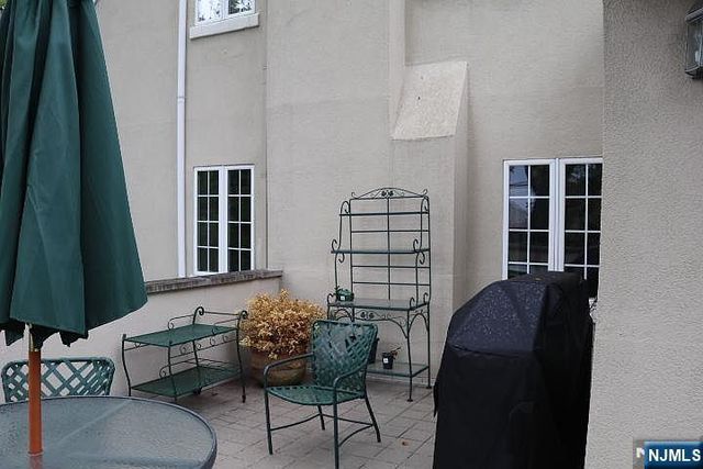 1014 Arcadian Way, Fort Lee, NJ 07024