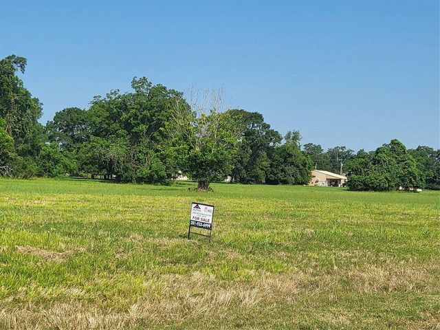 75 Conestoga Trl, Angleton, TX 77515