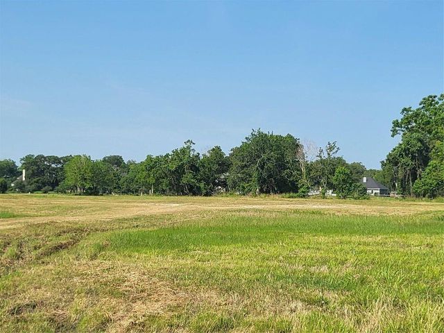 75 Conestoga Trl, Angleton, TX 77515