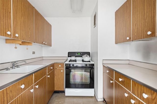 333 Pearl Street 8E, New York (manhattan), NY 10038