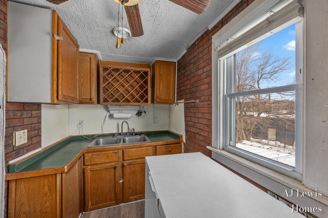 510 La Grave Avenue Se, City Of Grand Rapids, MI 49503