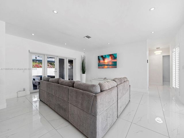 6951 S Miami Lakeway S 6951, Miami Lakes, FL 33014