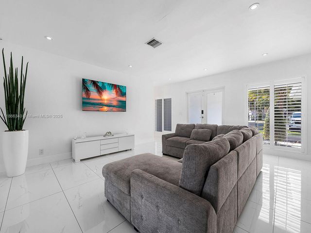 6951 S Miami Lakeway S 6951, Miami Lakes, FL 33014