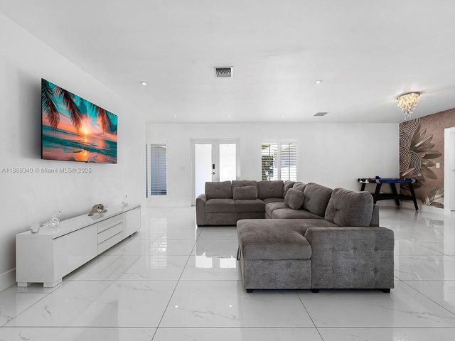 6951 S Miami Lakeway S 6951, Miami Lakes, FL 33014