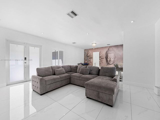 6951 S Miami Lakeway S 6951, Miami Lakes, FL 33014