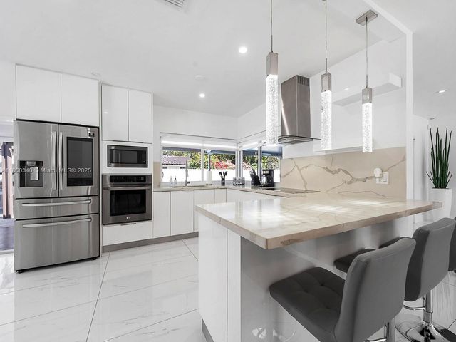 6951 S Miami Lakeway S 6951, Miami Lakes, FL 33014